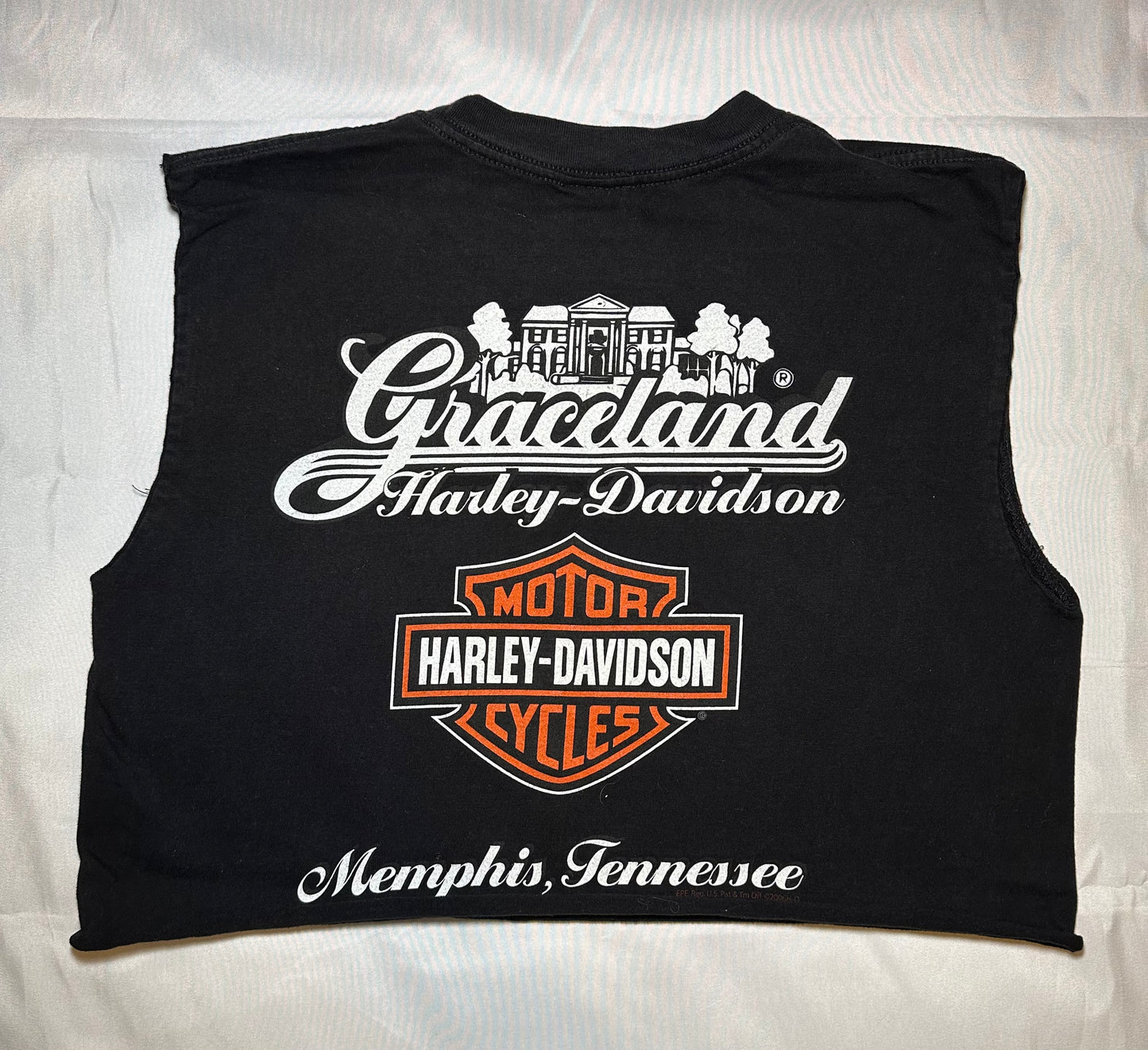 Graceland HD Crop T