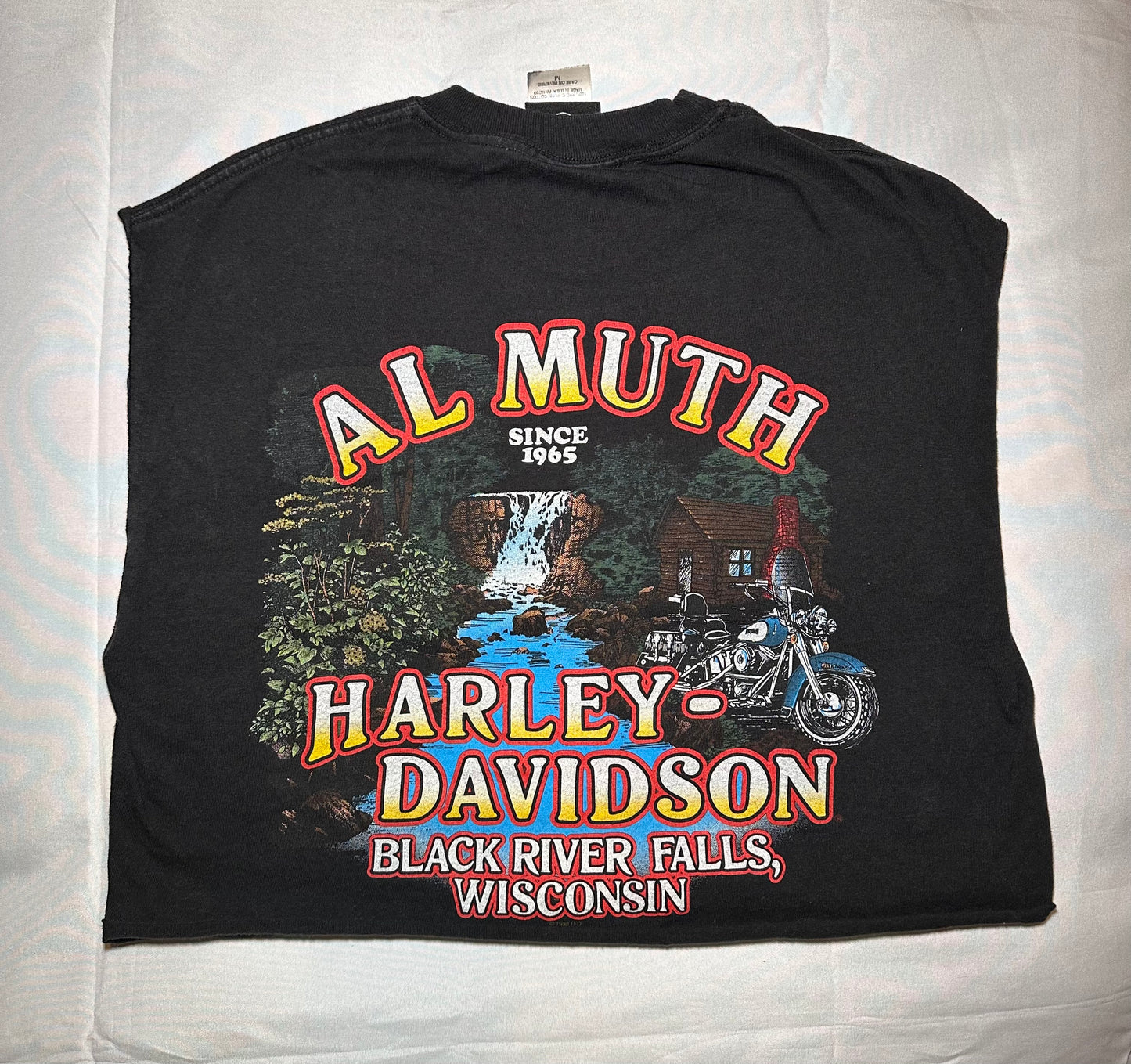 Al Muth HD Crop T